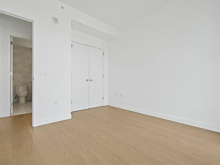 75 Park Ln S #1102R — Photo 10