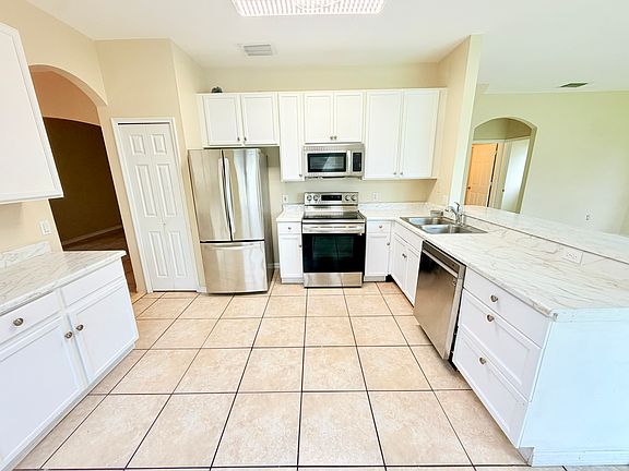 4th image of 4208 Lugano Ct
