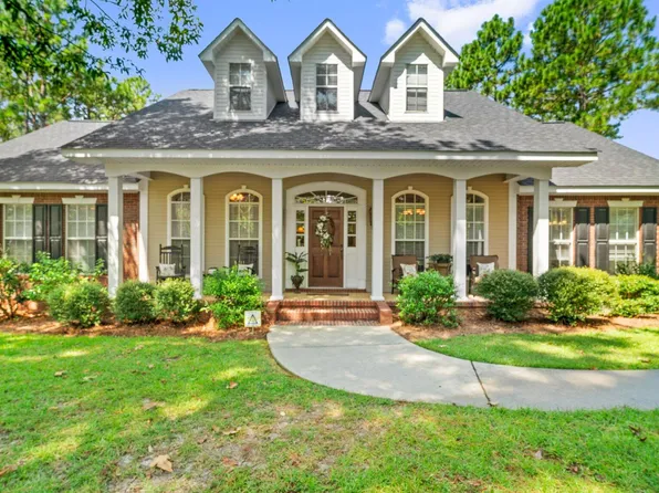 549 Longleaf Dr, Petal, MS 39465