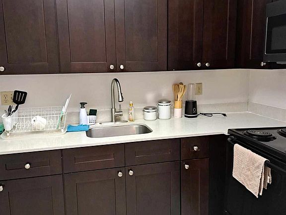 4th image of 555 SE 8th Street #155