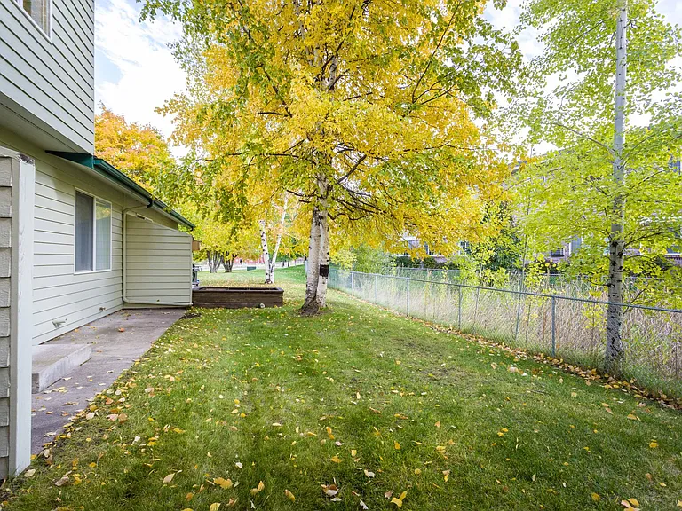 310 Ponderosa St — Photo 15