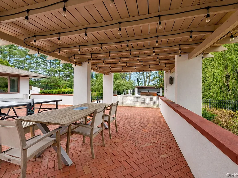 8 Plaka Ct — Photo 31