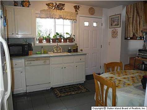 4th image of 52 Hope Ln