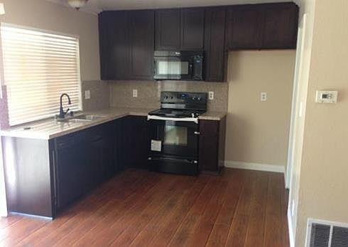 5th image of 711 Windwood Dr