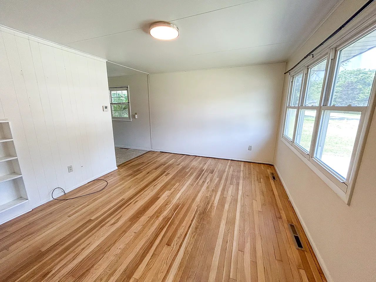 2 bed, 672 sqft, $850 — Photo 2