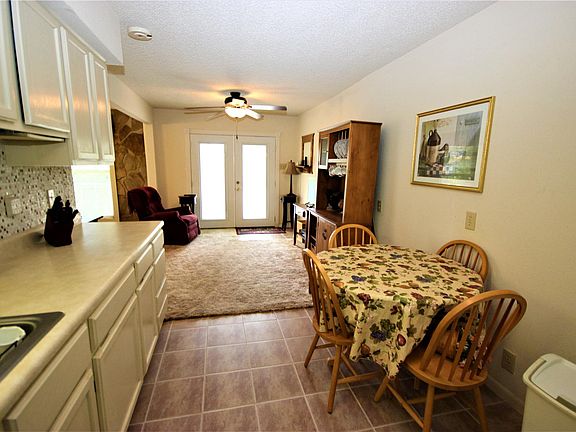 5th image of 126 Bayway Ln