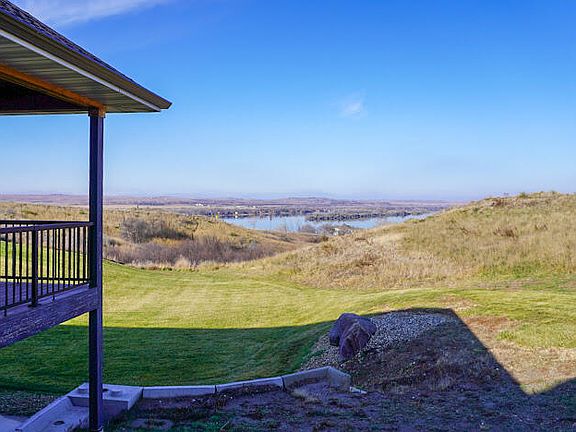 5th image of 310 Country Dr