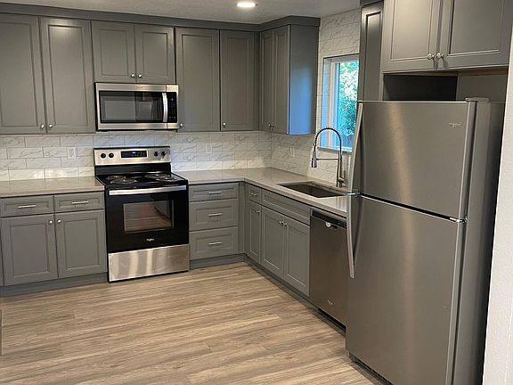 2nd image of 5426 Highview Ln