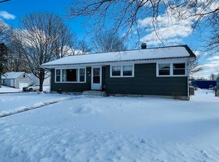 49 McKenzie St, Lunenburg, NS B0J2C0