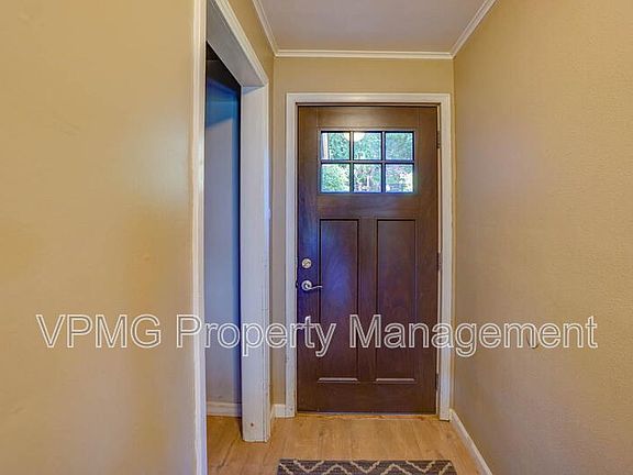 5th image of 3956 Columbia Heights Rd