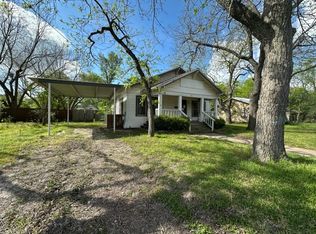 908 E Titus St, Mexia, TX 76667
