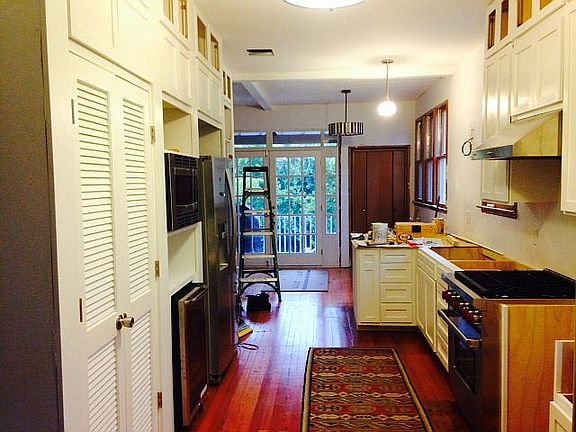 2nd image of 38 Fontainebleau Dr