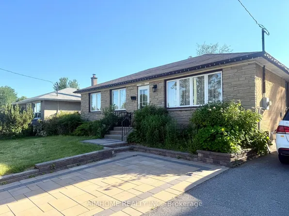 1298 Minden St, Oshawa, ON L1J 3R4