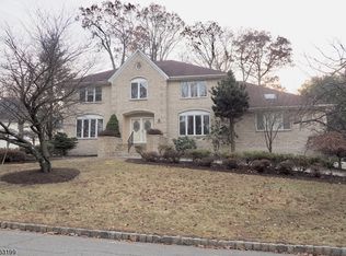 32 Dunnerdale Rd, Morris Plains, NJ 07950