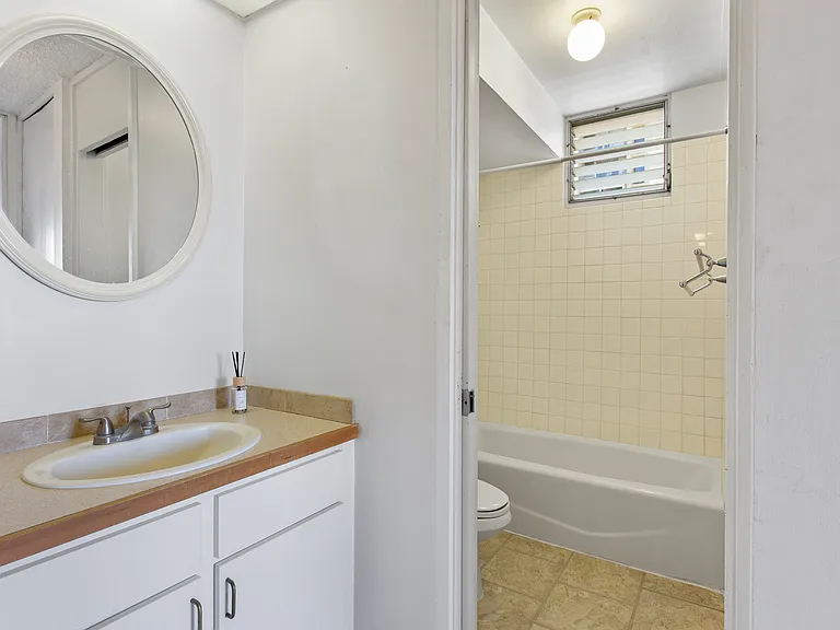 909 Ala Nanala St #1001 — Photo 2