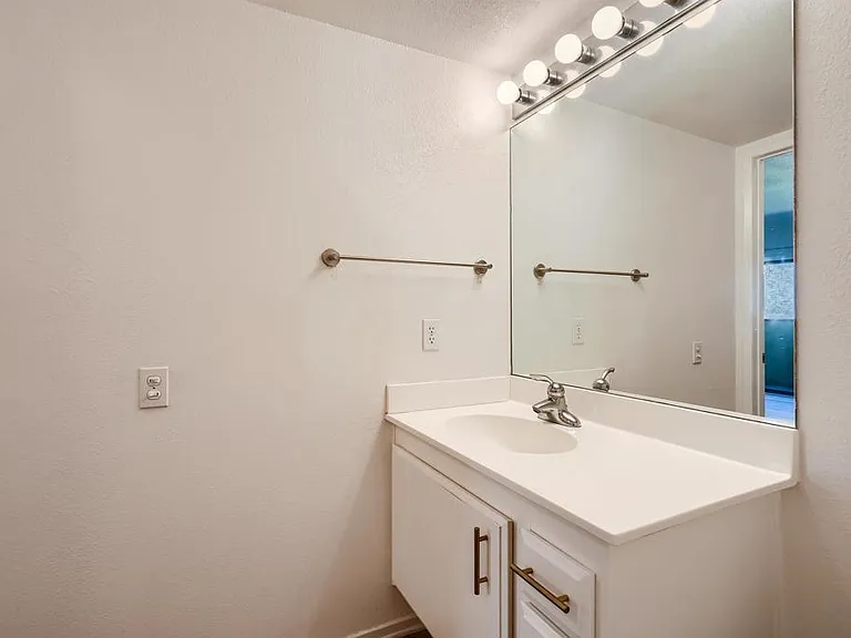 3253 Caminito Eastbluff — Photo 15