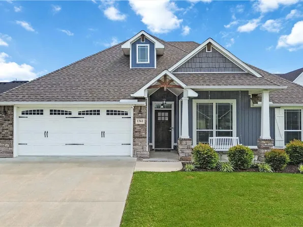 1361 Cavalry Ln, Prairie Grove, AR 72753