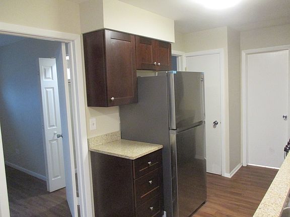 4th image of 120 S Grove Ave APT 7