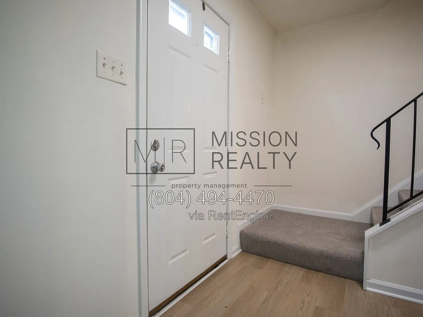 3 bed, 1.5 bath, 1052 sqft, $2,000 — Photo 2