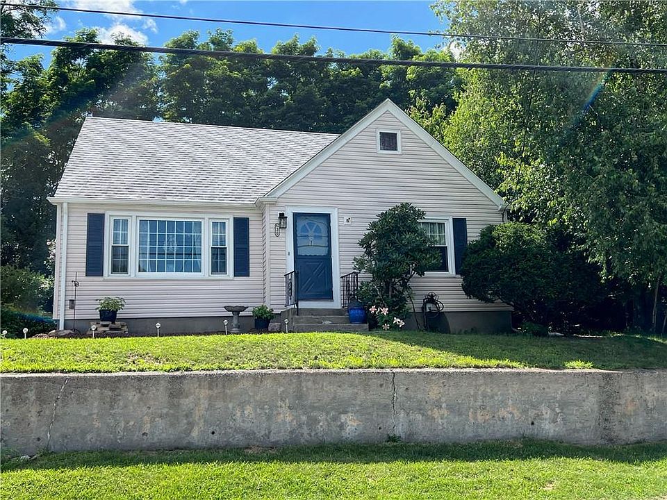 36 Hawthorne St, North Providence, RI 02904 Zillow