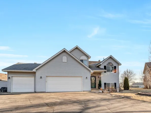 1111 Applewood Ct, Waite Park, MN 56387