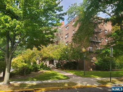 3001 Edwin Ave APT 2A, Fort Lee, NJ, 07024