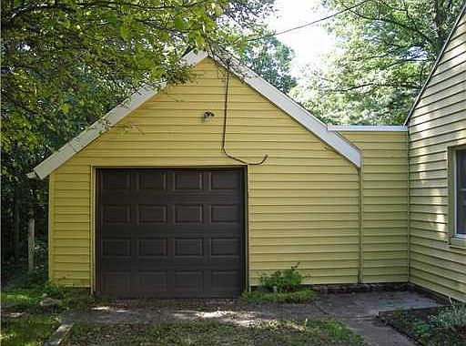 5th image of 1666 E Mount Vernon Ave
