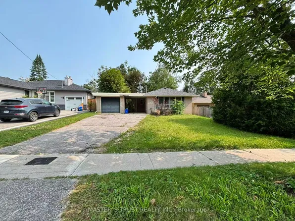 62 Melrose Ave, Barrie, ON L4M 2A9