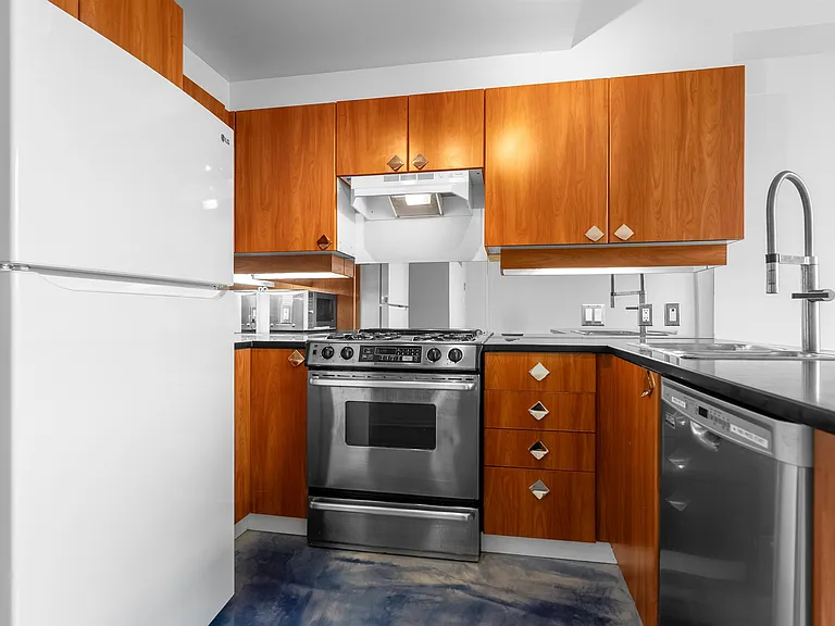 1478 Hastings St W #507 — Photo 3
