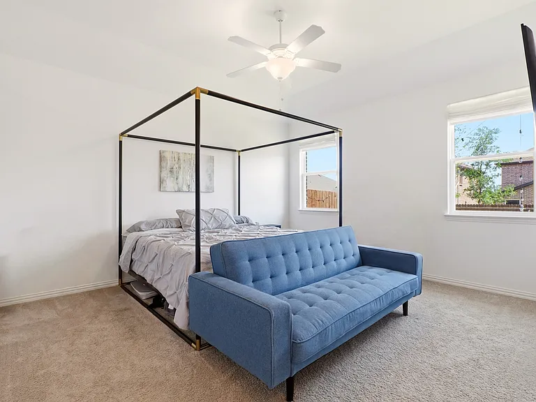721 Declaration Dr — Photo 14