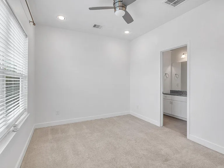 5521 Petty St — Photo 34