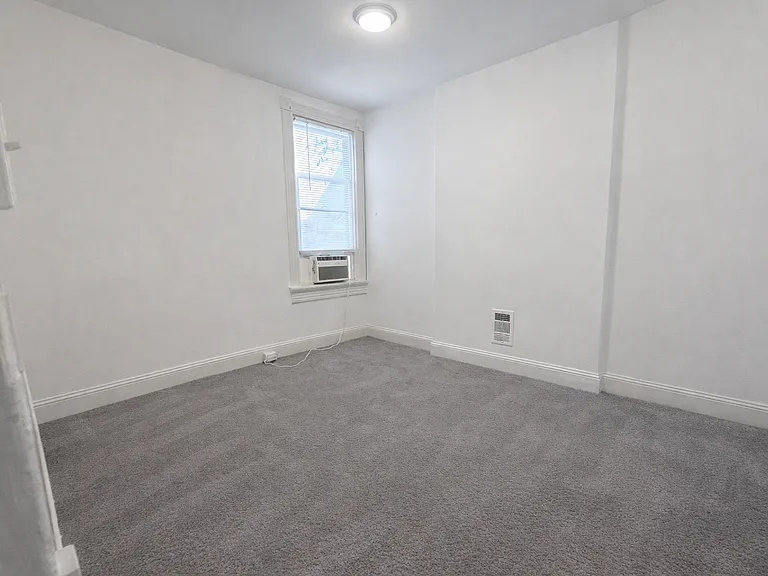 450 E Lorraine Ave — Photo 11