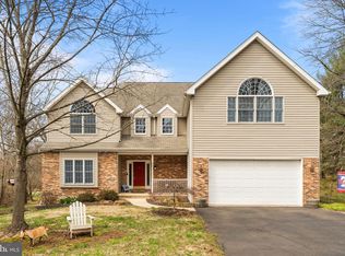 880 Troxel Rd, Lansdale, PA 19446