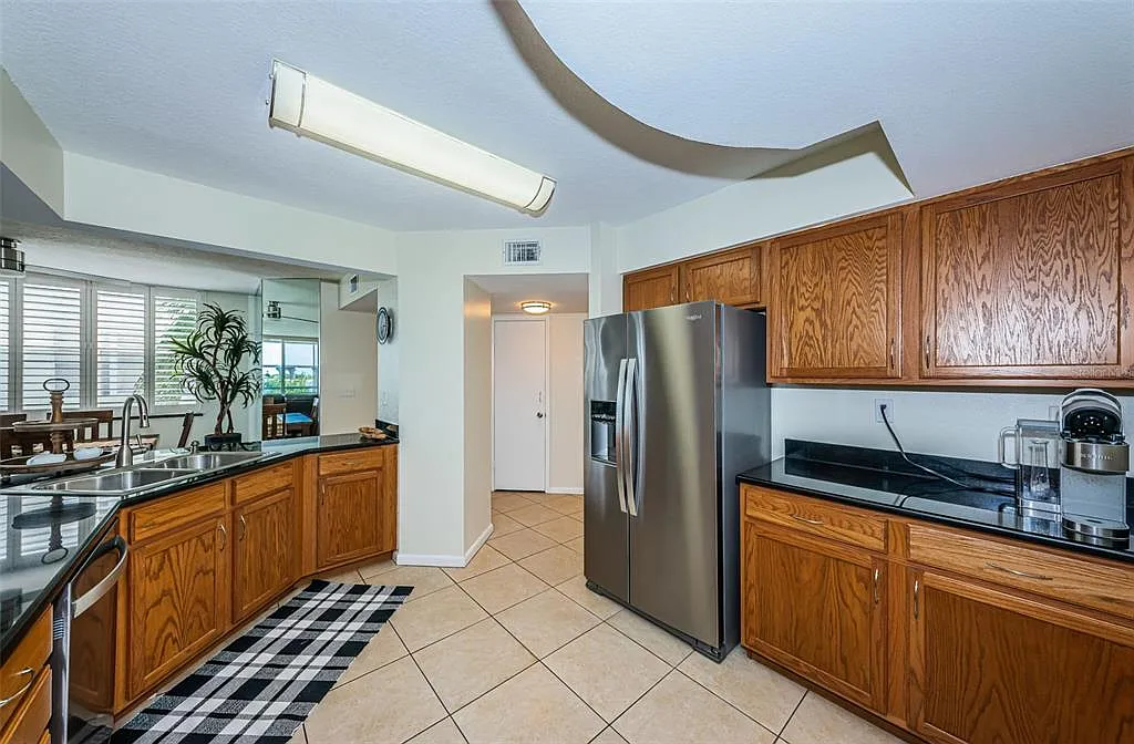 2 bed, 2.0 bath, 1150 sqft, $3,000 — Photo 4