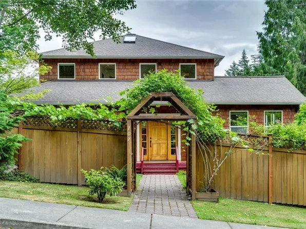 707 Cedar Creek Ln, Bellingham, WA 98229