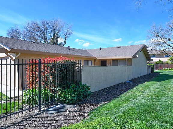 3rd image of 1712 W Miramonte Dr