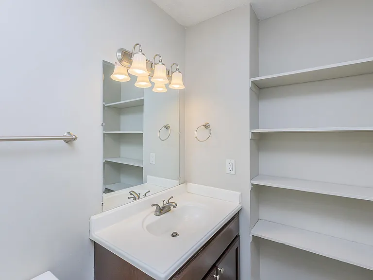 Ashley Oaks Apartments — Photo 54