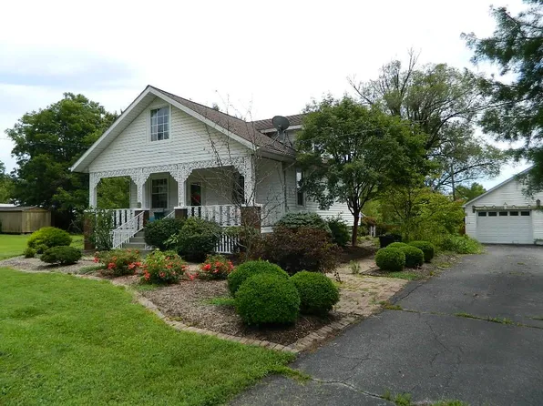 1008 E Main St, Fairfield, IL 62837