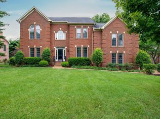 905 Grapevine Ln, Nashville, TN 37221
