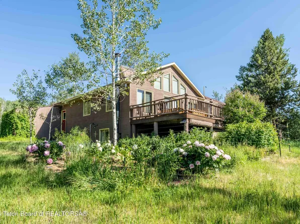 4125 W Silver Spur Rd, Wilson, WY 83014