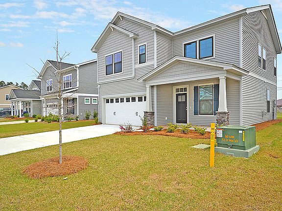 3rd image of 225 Palmetto Walk Dr