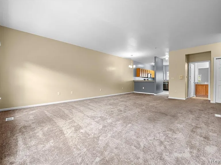 22684 Goddard Rd — Photo 12