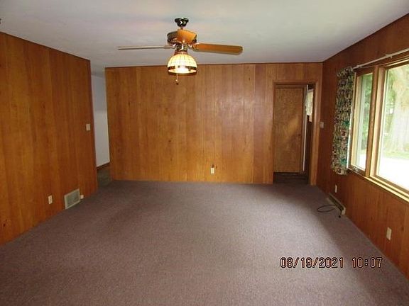4th image of 448 E Peckham St