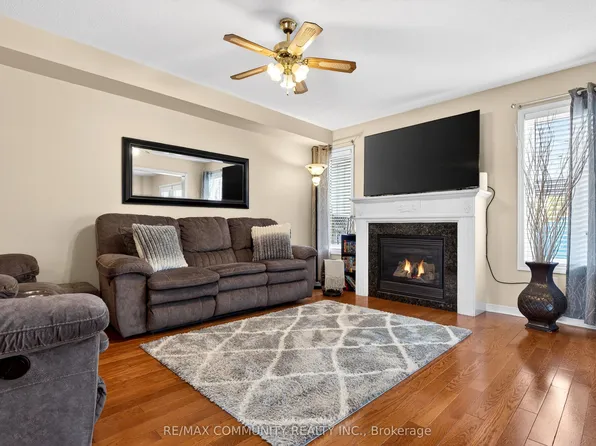 1210 Meath Dr, Oshawa, ON L1K 0G5