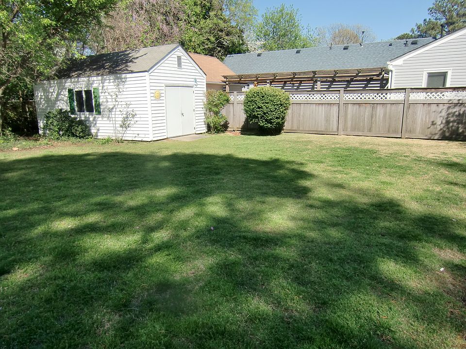 2nd image of 102 S Arden Cir