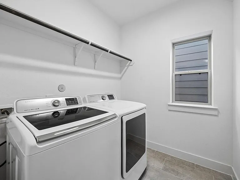 10960 Hewitt Cliff Ln — Photo 30