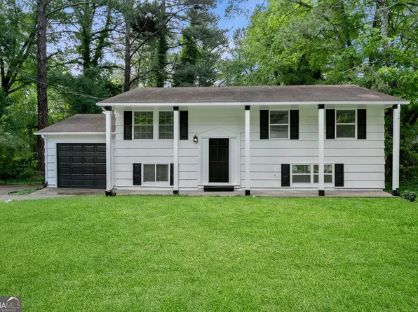 1386 Pineglen Dr, Riverdale, GA 30296