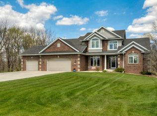 62915 Sunset Dr, Nevada, IA 50201