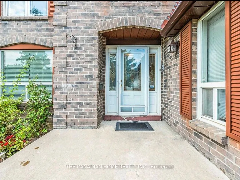 52 Moffatt Ave — Photo 4