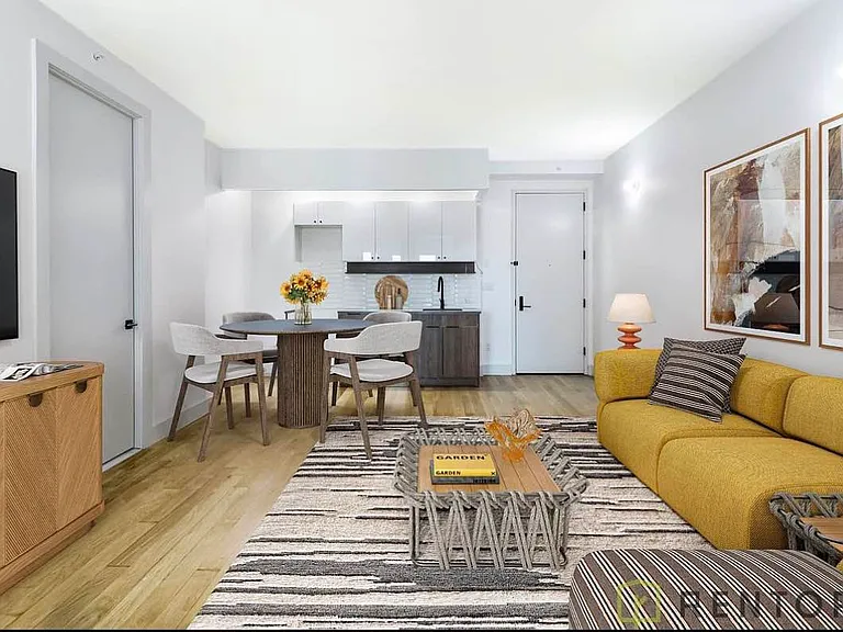 1884 Broadway #209 — Photo 2